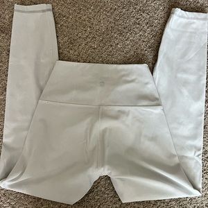 Lululemon Wunder Under size 4, 25” French Clay color